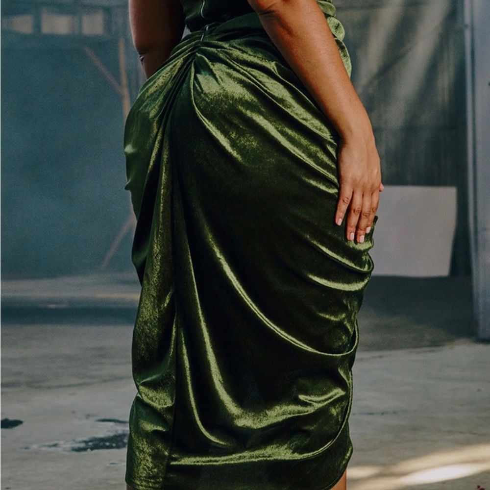 PLT Plus Ruched Skirt - Picture 5 of 5
